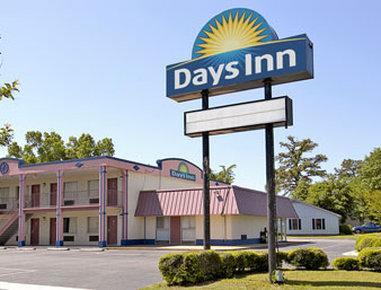 Days By Wyndham Elizabeth